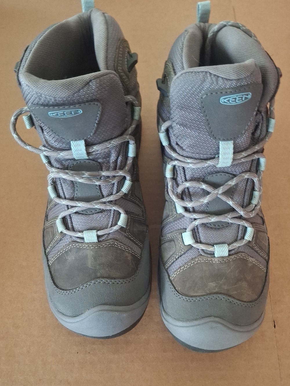 KEEN Women's Circadia Mid Waterproof Hiking Boots Size 8 Wide NWOB 1026843